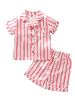 Комплект летни дрехи за малките момичета, шарени къси панталони и риза с копчета - очарователен екипировка за плажни дни за деца